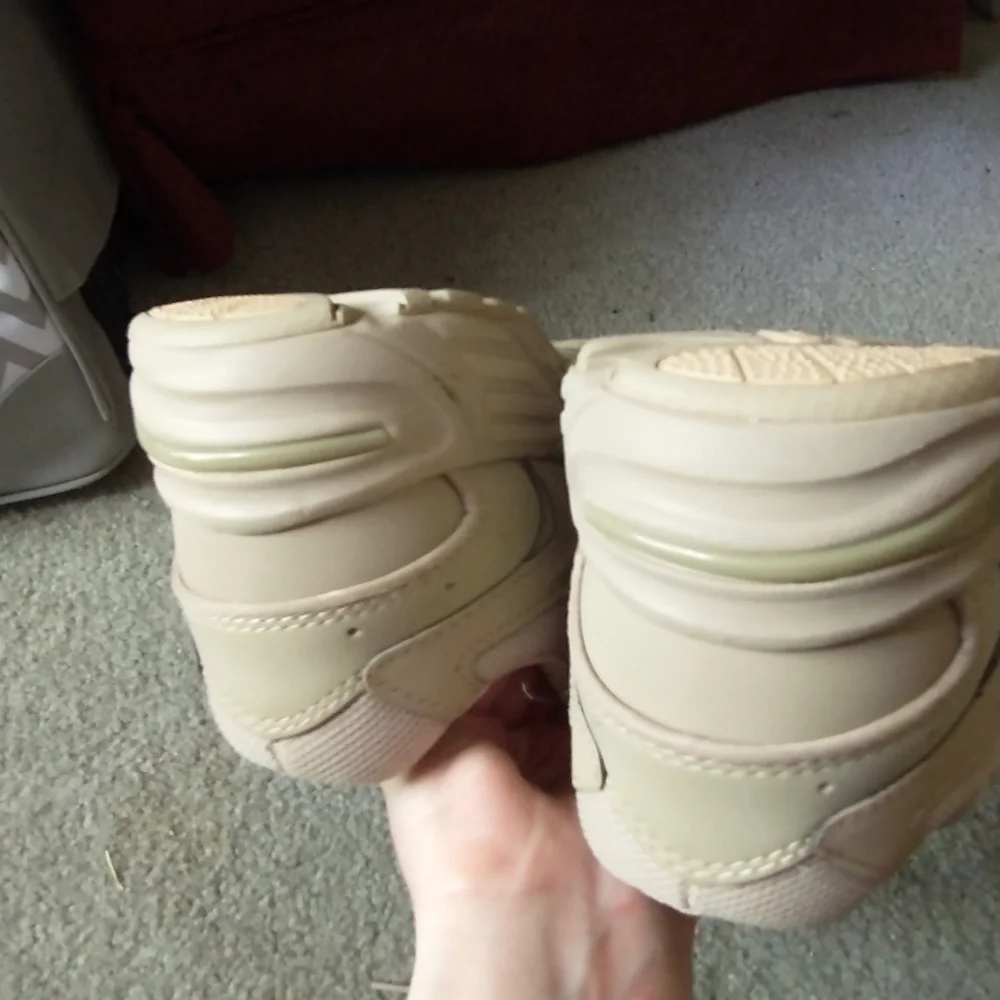 Vionic Walker Sneakers 11